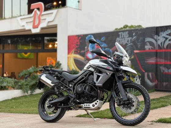 TRIUMPH TIGER 800 XCX TRIUMPH TIGER 800 XCX